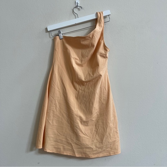 Abercrombie Traveler Dress one shoulder exercise workout pockets shorts peach - Picture 3 of 4